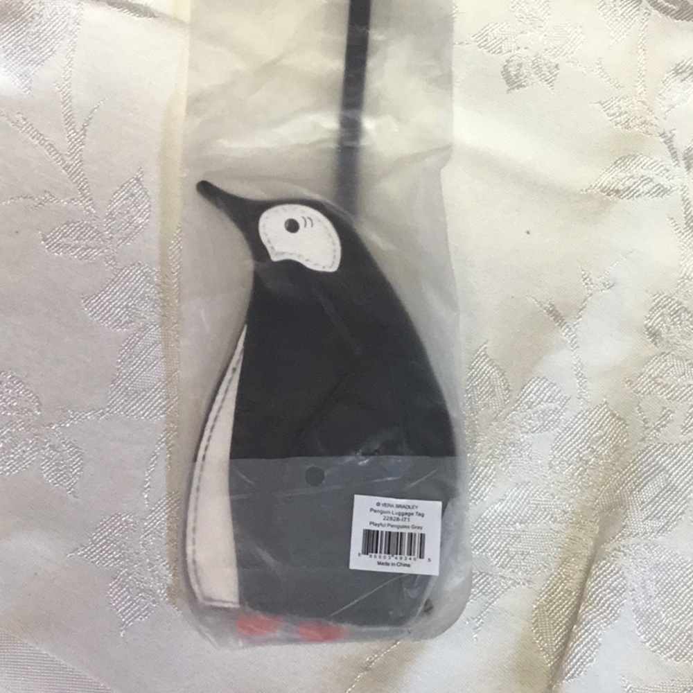 NWT PENGUIN LUGGAGE TAG